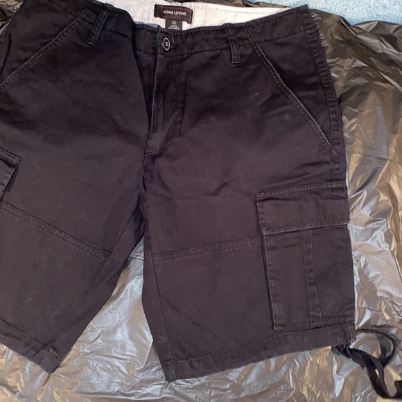 Adam Levine size 32 black cargo shorts with bottom leg ties - Picture 6 of 6
